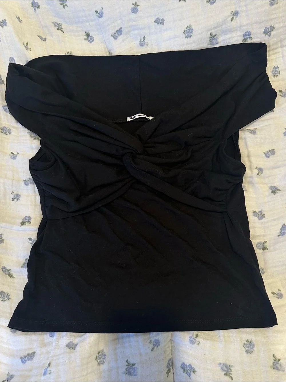 Reformation Off-Shoulder Twist Front Black Women's Top